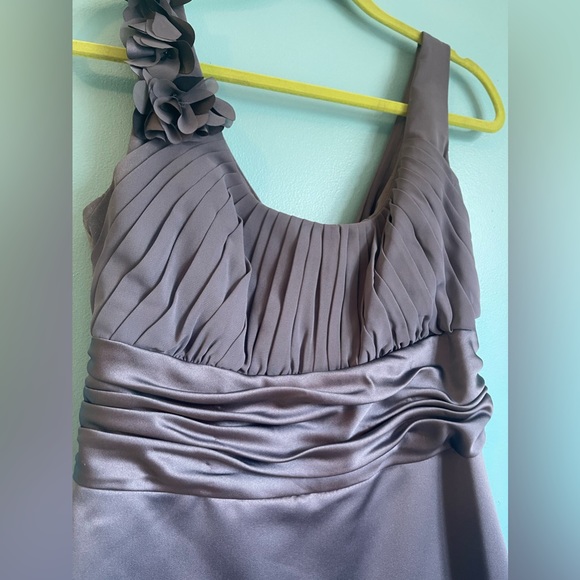 David’s Bridal Elegant Satin and Chiffon Ball Gown - Picture 3 of 8